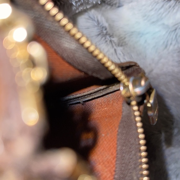 Authentic Louis Vuitton Monogram key pouch - Picture 6 of 11